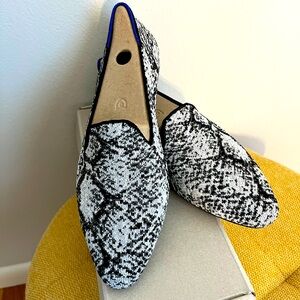 Rothy’s Python 🐍 print almond loafer